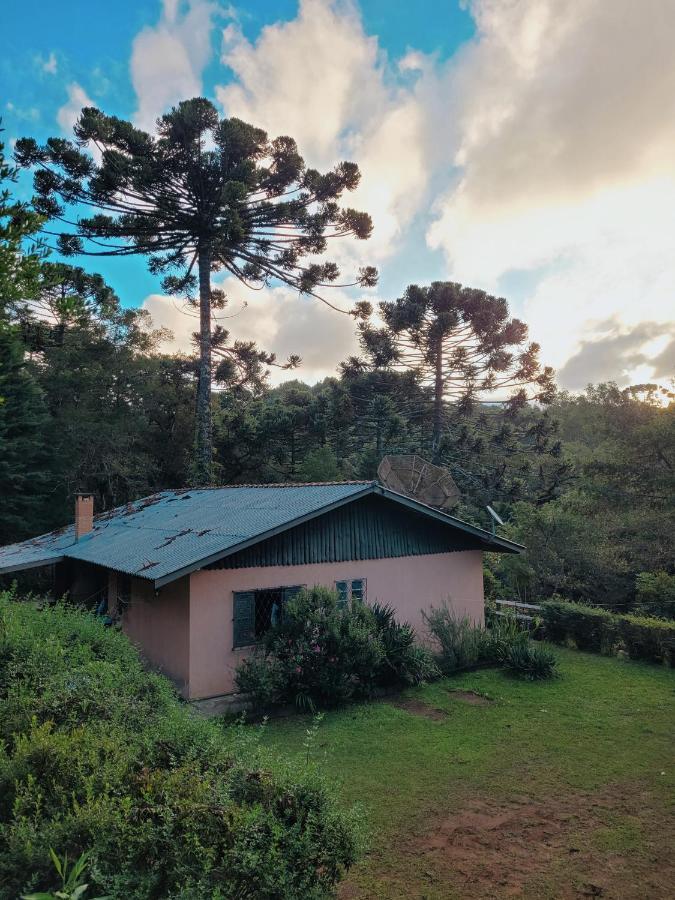 Casa Em Campos Do Jordao - 3 Quartos, Com Churrasqueira Exterior photo